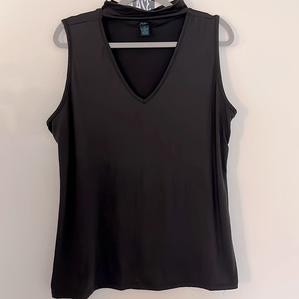 #324 Black Key Hole Tank
